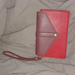 Fossil wristlet